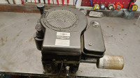 Vrtni traktor samo motor briggs 11ks