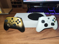 Xbox series s + 2x kontrolerja