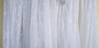 Bela zavesa v secesijskem vzorcu s čipko - ugodno - 295 x 162 cm