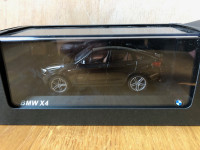 BMW X4 1:43 - črn - BMW Group