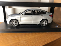 BMW X4, Glacier Silver - 1:18 - Paragon