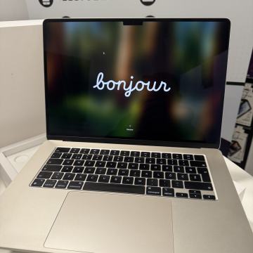 Macbook AIR 15 M2 Starlight, 512gb SSD, 15 ciklov, garancija, obroki *