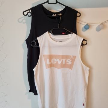 2x Levi's majica (s ptt!)