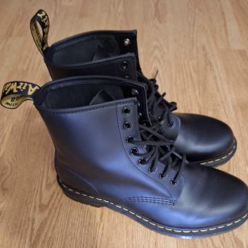 Bulerji dr.martens št.45