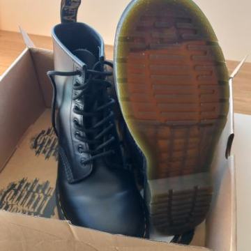 bulerji Dr.Martens novi