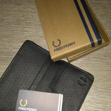 original fred perry usnjena denarnica