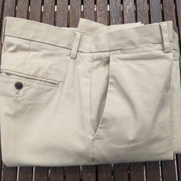 Gap khaki straight hlače. W32 L34