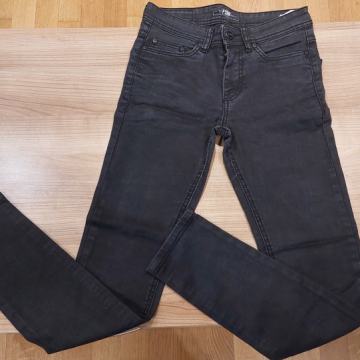 Jeans hlače Fishbone 28-30, ustrezajo moški S