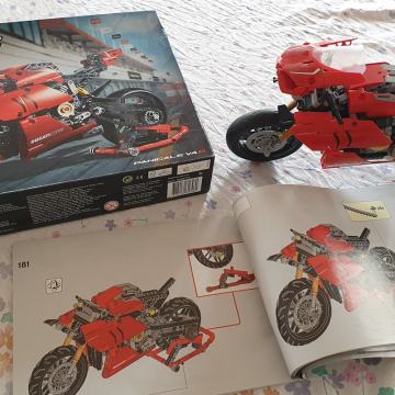 Lego Ducati Technic 42107 Ducati Panigale V4 R