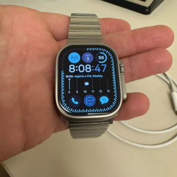 Ohišje Apple Watch Ultra 2 49 mm iz titana (GPS in mobilna telefonija)