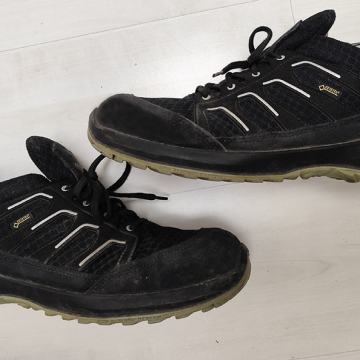 št. 46 ROBUSTA Gore-Tex nepremočljivi delovni čevlji jeklena kapa