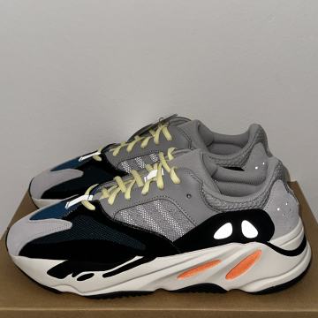 ADIDAS YEEZY BOOST 700 WAVE RUNNER EU 47 1/3 US12.5 UK12