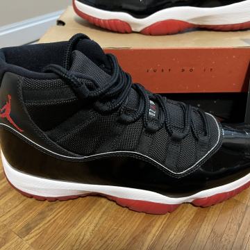 Air Jordan 11 Retro, št. 44, black/true red-white