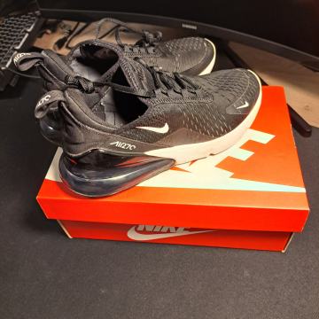 Air max 270 št.40