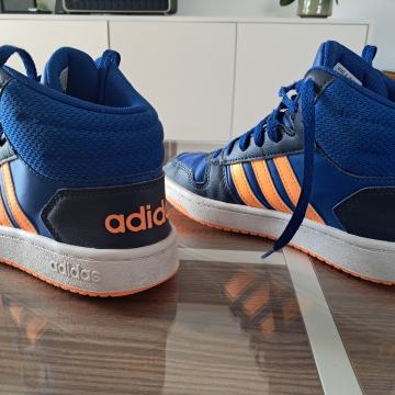 Otroške visoke superge Adidas št. 36