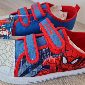 Nove spiderman superge 32