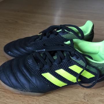 Superge Adidas Copa št. 33