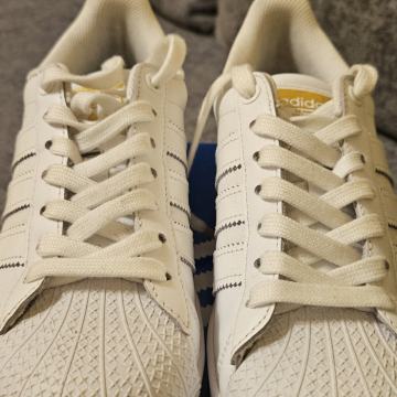 Superge Adidas Superstar višje