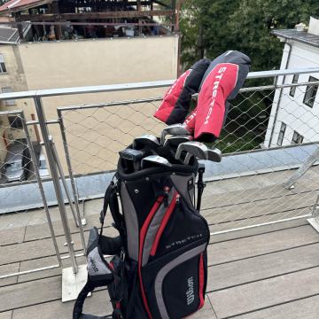 Naprodaj: set Wilson Stretch golf palic + torba (odlično stanje)