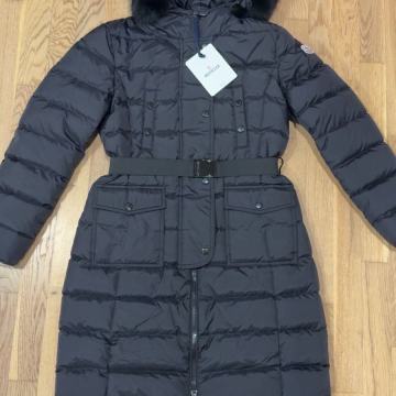 Moncler zenska bunda plasc Nova z etiketo