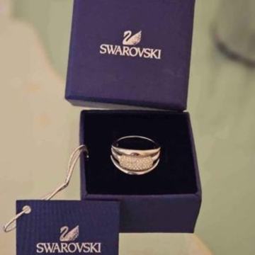 Prstan Swarovski