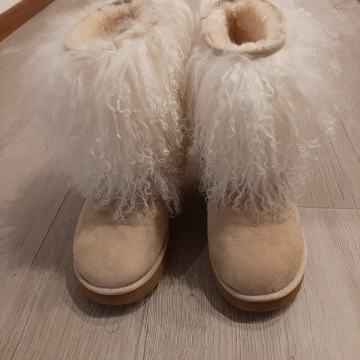 UGG 41