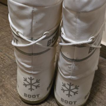 Ženski škornji SKI BOOT, št. 35-37, bele barve