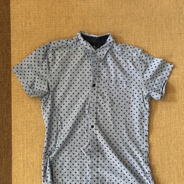 Prodam novo ŠPORTNO/ ELEGANTNO H&M srajico s kratkimi rokavi vel. M