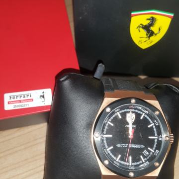 Ročna ura FERRARI