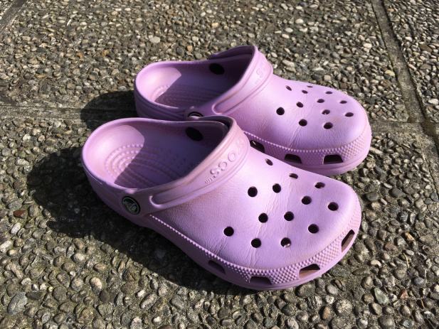 crocs 2 4