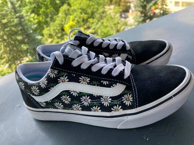 vans comfycush old skool daisy