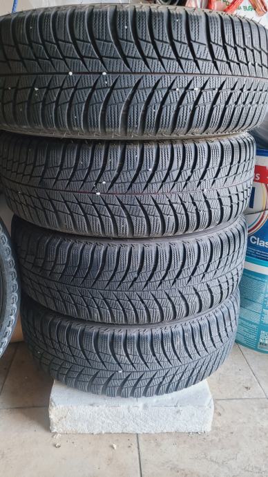 Pnevmatike Bridgestone blizzak 185/60/15  -4x