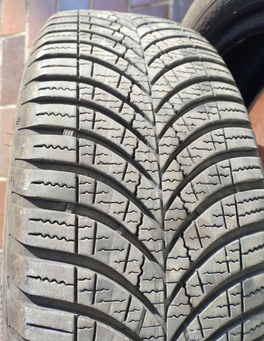 Goodyear Vector 4 Seasons 205/60 R16