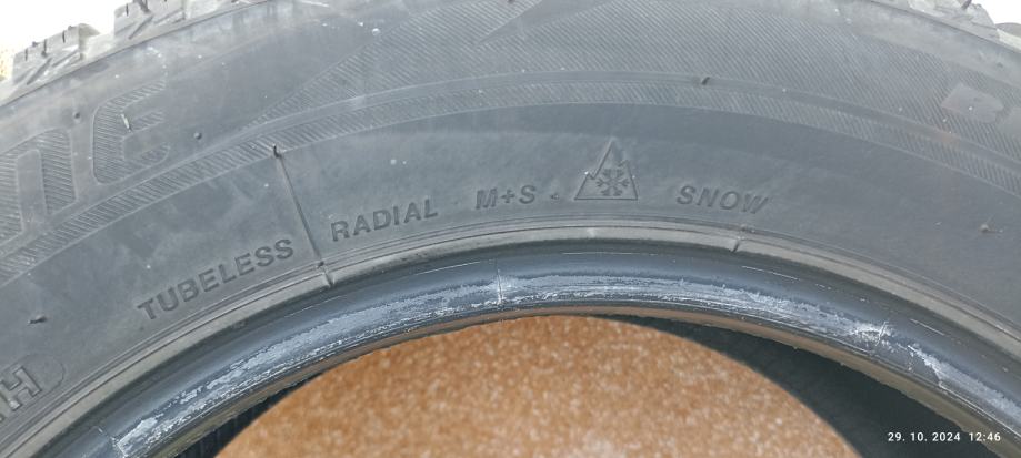 Pnevmatike Bridgestone 205/60/16 zimska Količina: 2