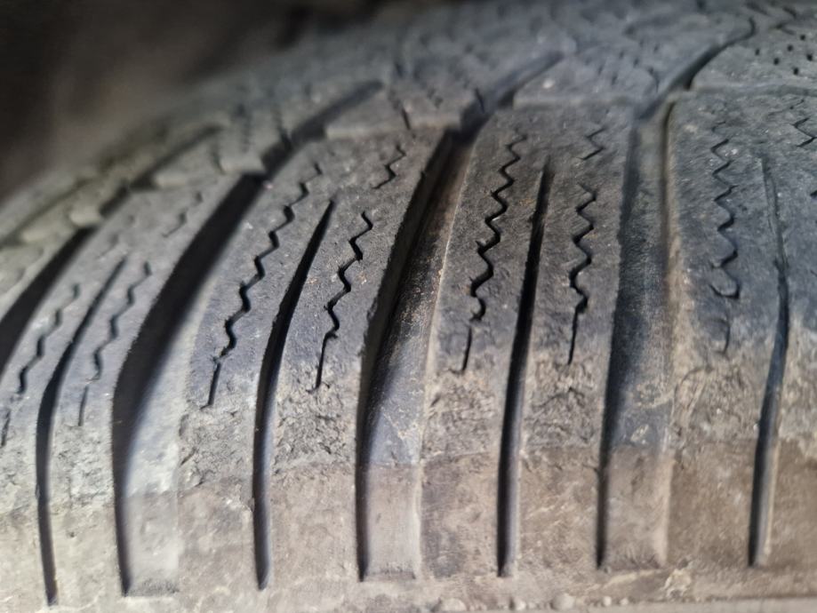 Pnevmatike Bridgestone Blizzak 205/60/16 zimska Količina: 4