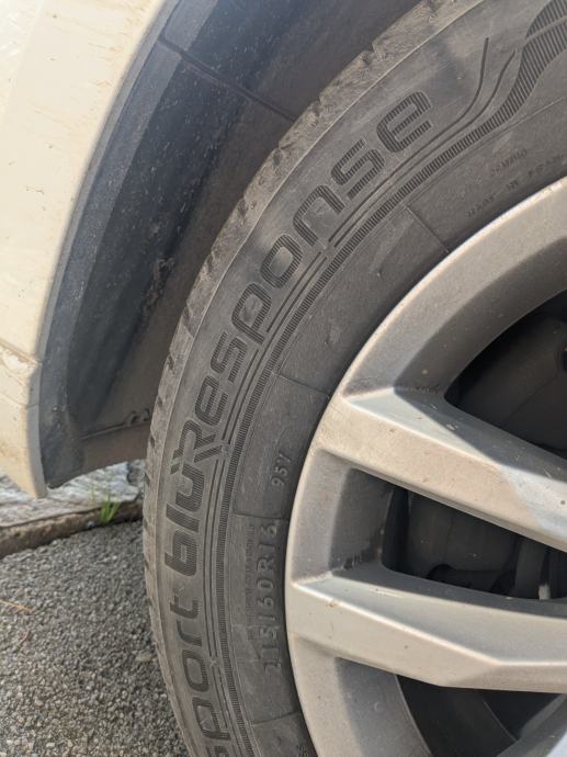 Pnevmatike Dunlop 215/60/16 poletna Količina: 4