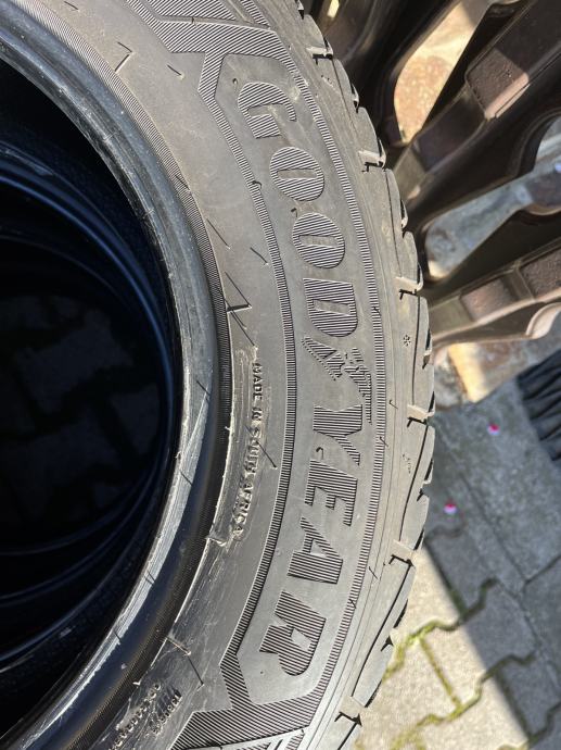 Pnevmatike Goodyear Ultra grip cargo 215/65 R16C zimska