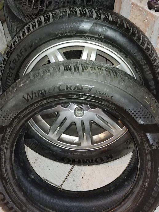 Pnevmatike Kumho 205/55/16 zimska 5 enakih + platišča Volvo