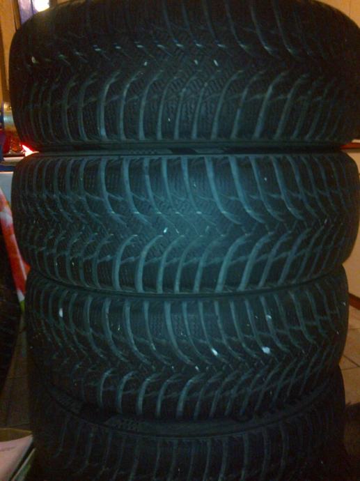 Pnevmatike Kumho Wintercraft 195/55/16 87H, 4kom