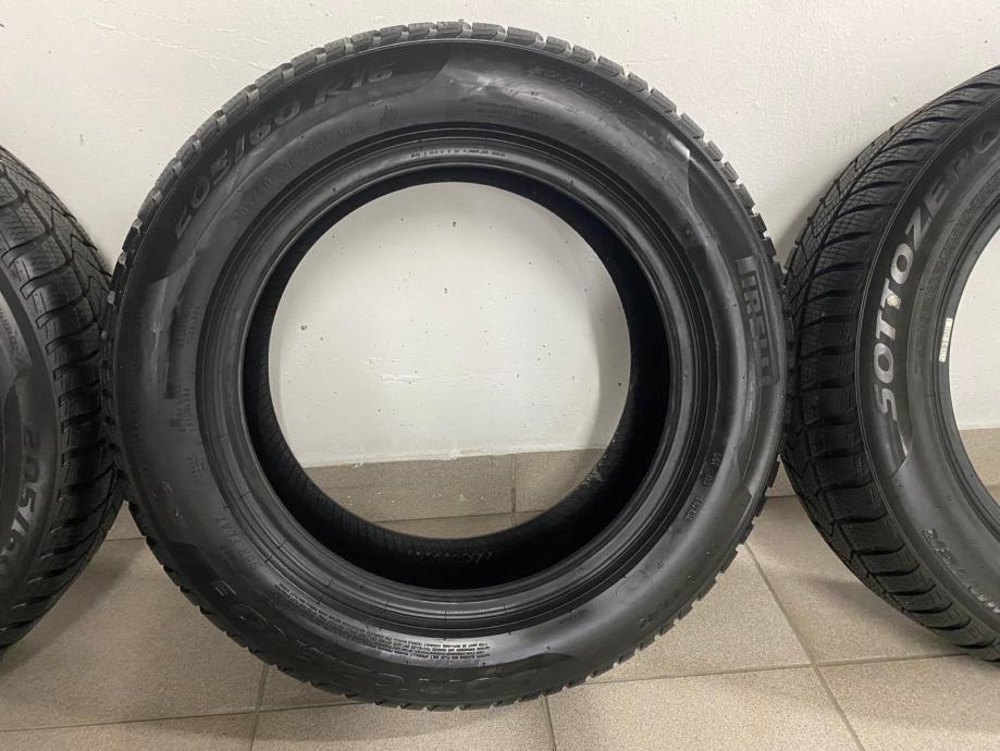 Pnevmatike Pirelli 205/60/16 zimska Količina: 4