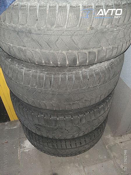 Pnevmatike Pirelli 215/60/16 zimska Količina: 4