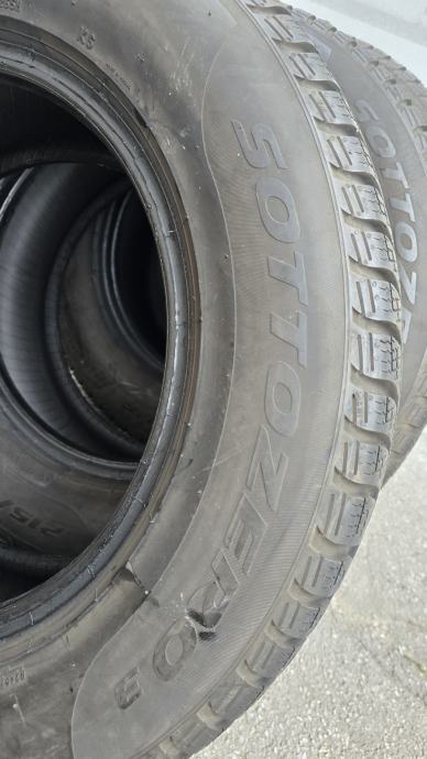 Pnevmatike Pirelli 215/65/16 zimska Količina: 4