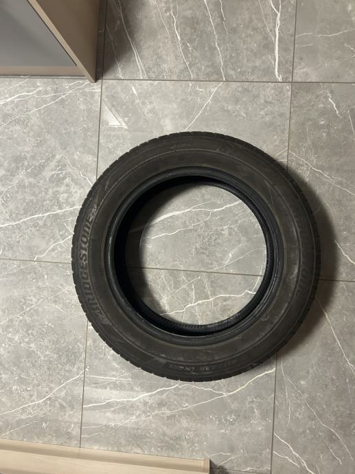 Pnevmatike Bridgestone 205/60/17 zimska Količina: 4