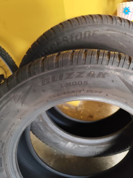 Pnevmatike Bridgestone 225/60/17 zimska Količina: 4