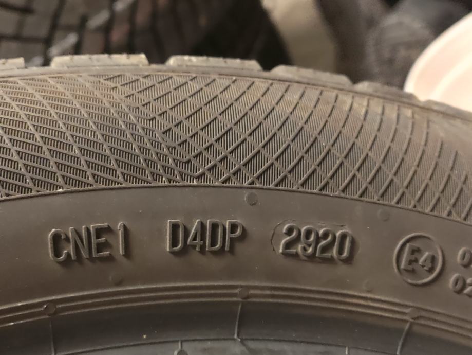 205/55R 17 95V Continental TS850p