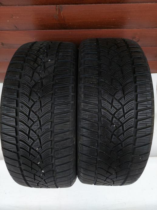 Pnevmatike Goodyear 215/45/17 zimska Količina: 2