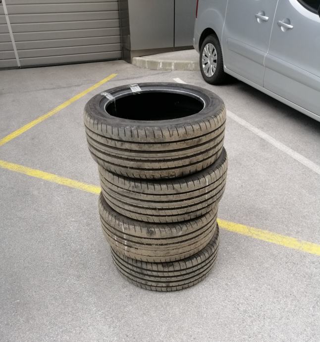 Pnevmatike Goodyear Eagle F1 235/45/17