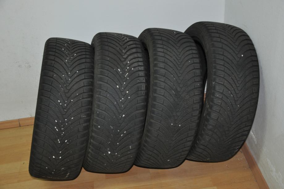 Pnevmatike Kumho 205/45/17 celoletna Količina: 4