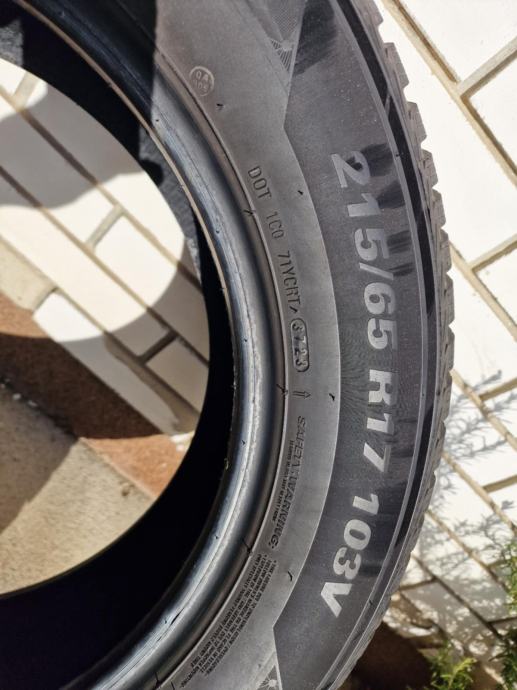 Pnevmatike Kumho 215/65/17 celoletna Količina: 4