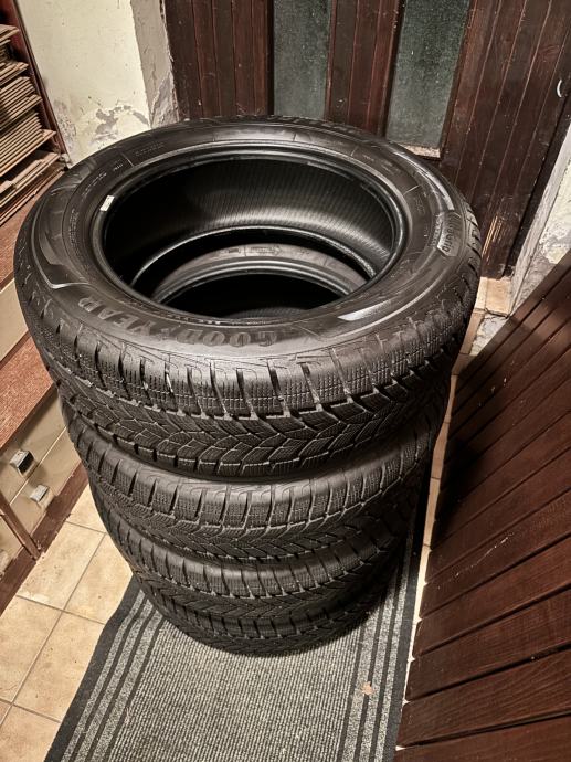 ZIMSKE GUME GOODYEAR ULTRA GRIP PERFORMANCE 225/60-17 SUV!